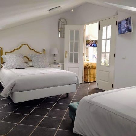 Attic Bay Apartment กามารา ดิ โลบุช ภายนอก รูปภาพ