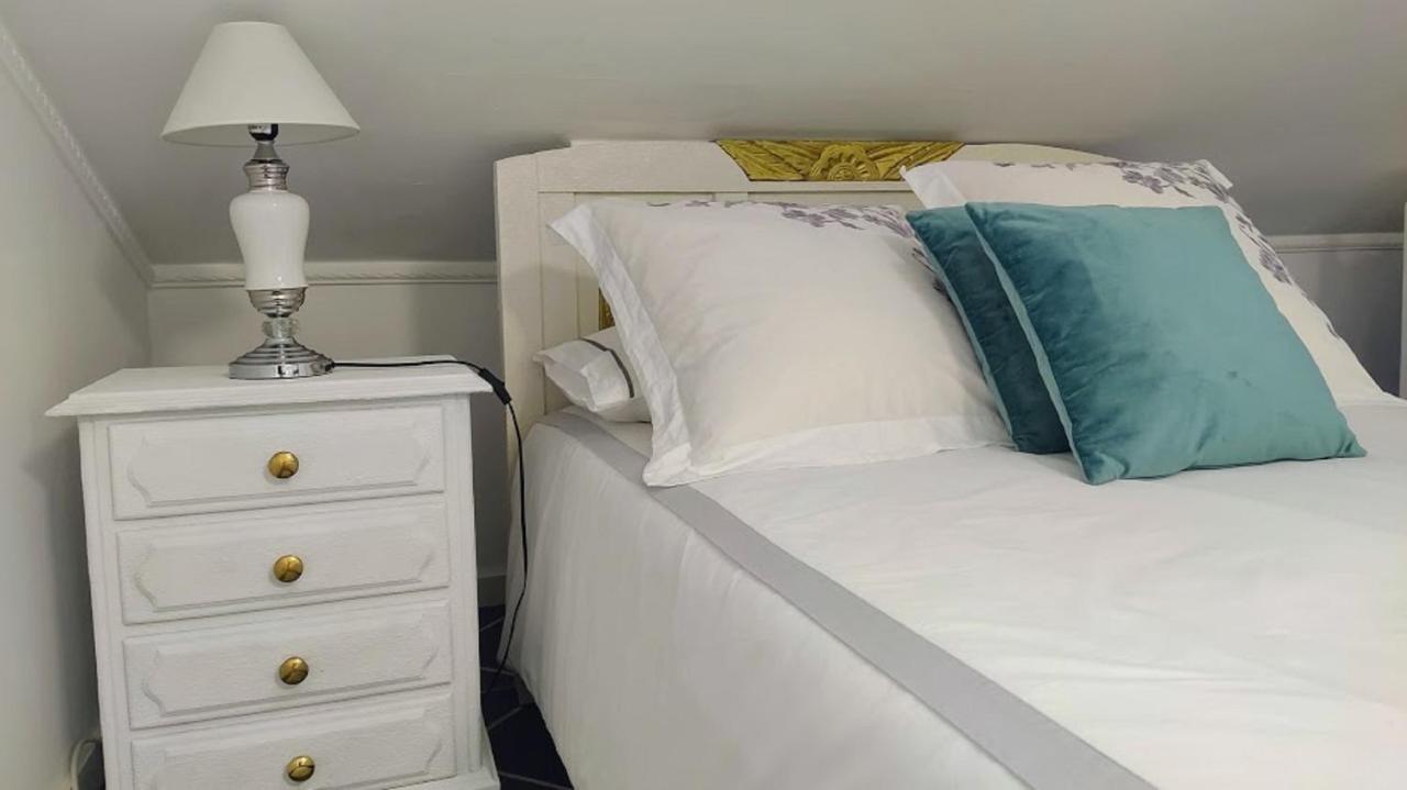 Attic Bay Apartment กามารา ดิ โลบุช ภายนอก รูปภาพ