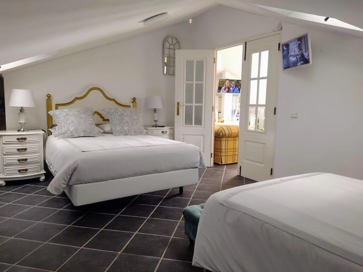 Attic Bay Apartment กามารา ดิ โลบุช ภายนอก รูปภาพ
