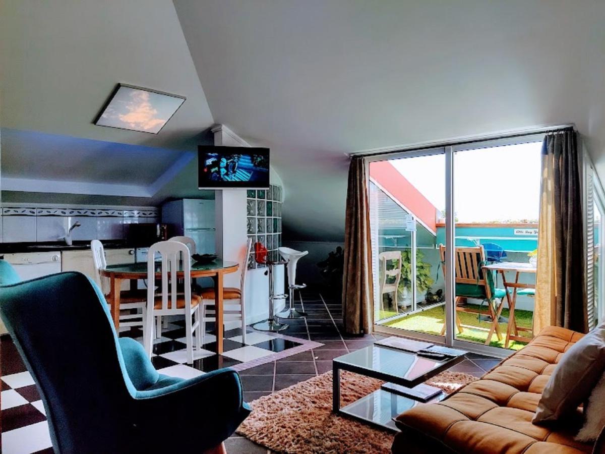 Attic Bay Apartment กามารา ดิ โลบุช ภายนอก รูปภาพ