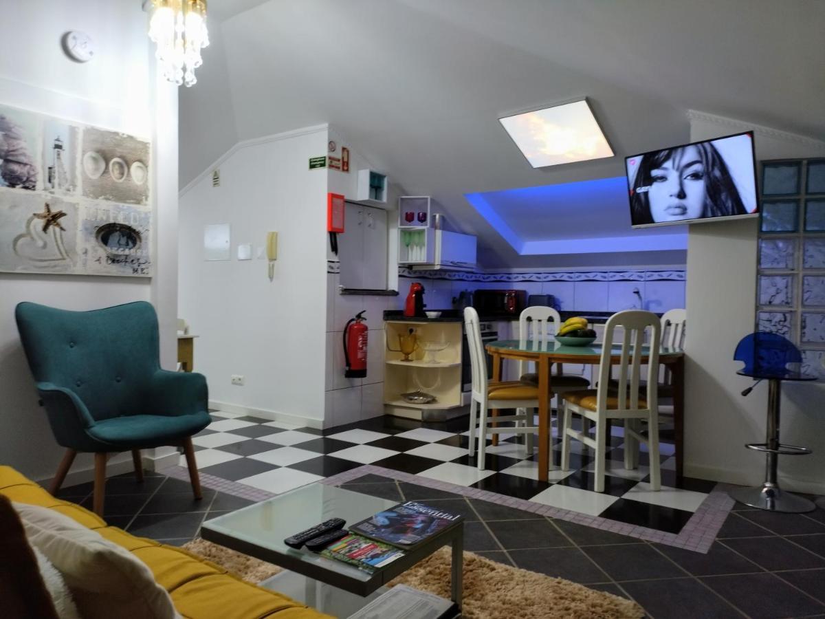 Attic Bay Apartment กามารา ดิ โลบุช ภายนอก รูปภาพ