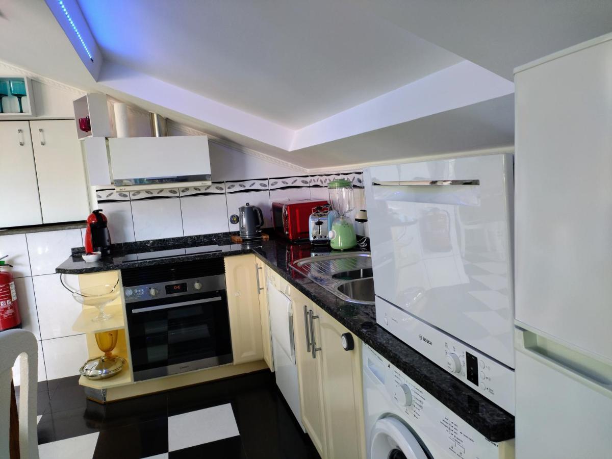 Attic Bay Apartment กามารา ดิ โลบุช ภายนอก รูปภาพ