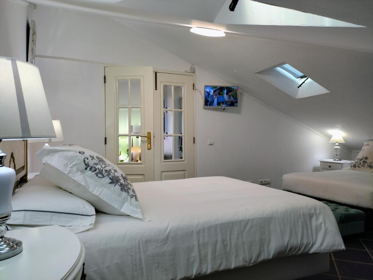 Attic Bay Apartment กามารา ดิ โลบุช ภายนอก รูปภาพ