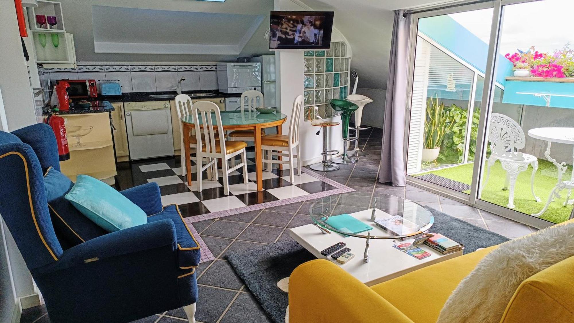 Attic Bay Apartment กามารา ดิ โลบุช ภายนอก รูปภาพ
