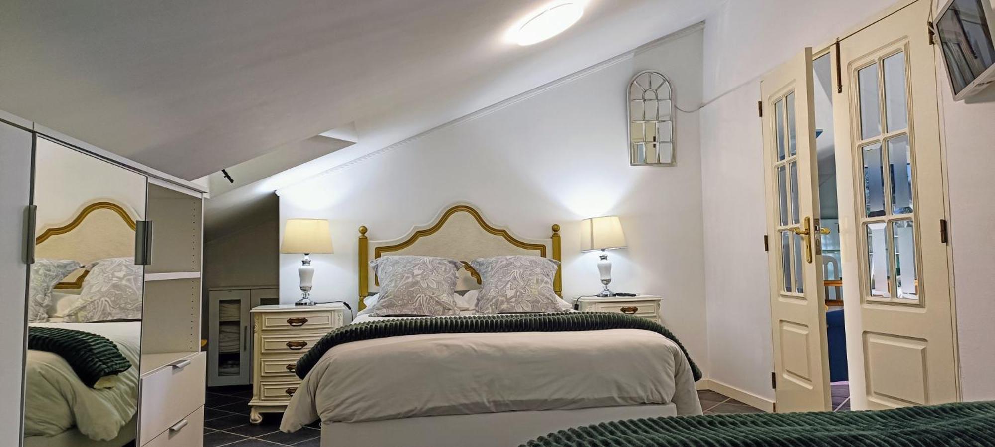 Attic Bay Apartment กามารา ดิ โลบุช ภายนอก รูปภาพ